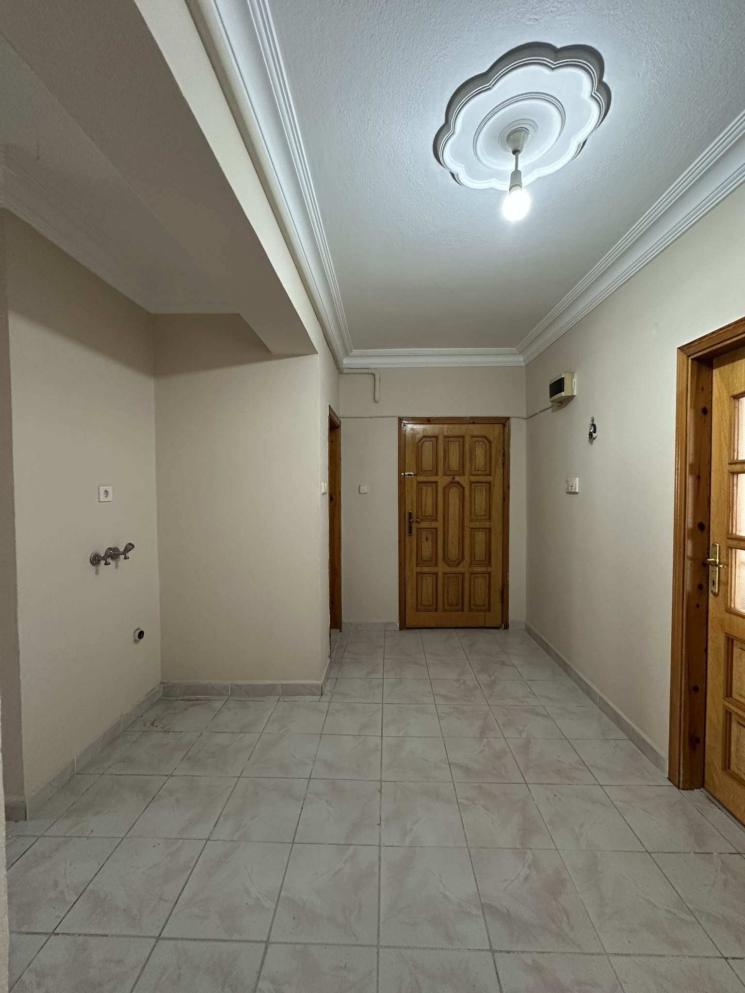 HACI HÜSEYİN MAH. POYRAZ SOKAK ASANSÖRLÜ DOĞALGAZLI 3+1 KİRALIK DAİRE